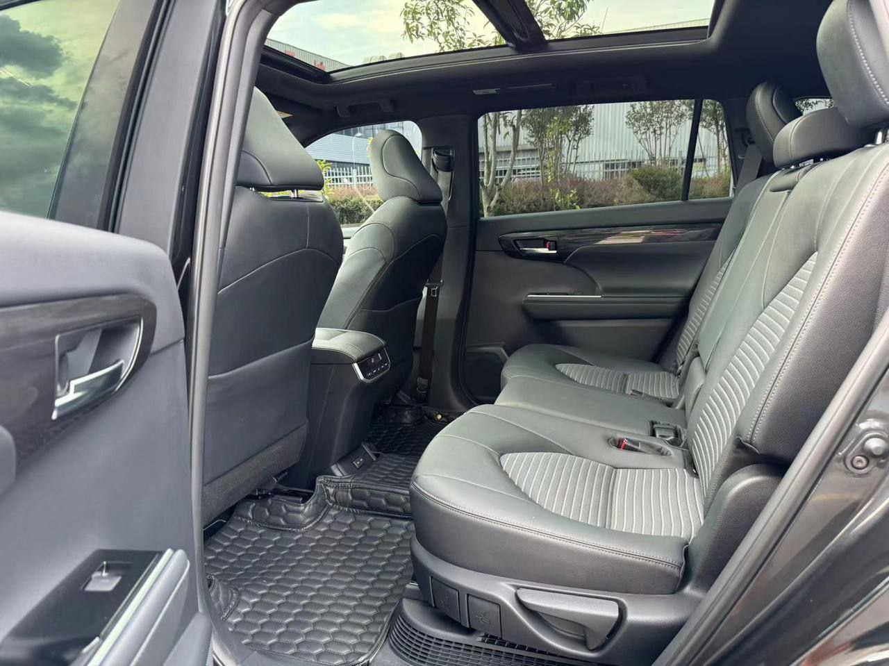 car2